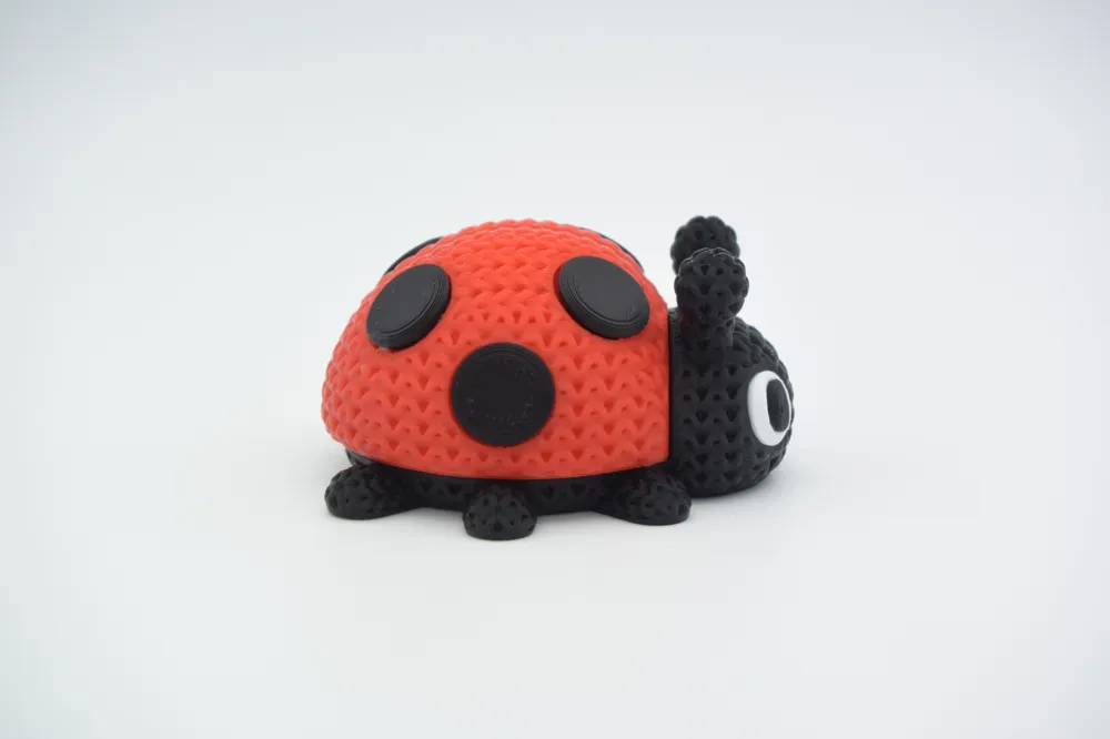 🐞 Coccinelle effet tricot – Impression 3D